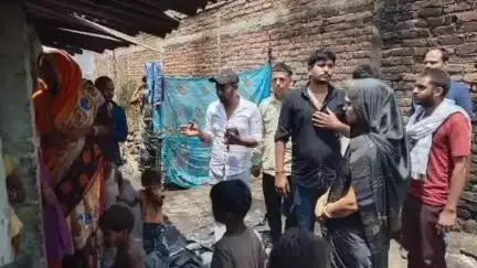 परसौनी: परसौनी में घर में लगी आग, लाखों रुपये का सामान जलकर राख