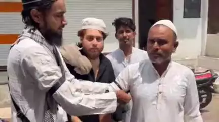 कसरावद: पहलगाम में हुए आतंकी हमले के विरोध में मुस्लिम समाज ने कसरावद में किया प्रदर्शन, राष्ट्रपति के नाम SDM को दिया ज्ञापन