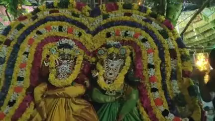 குத்தாலம்: தேரழந்தூரில் ஏரிக்கரை மாரியம்மன் ஸ்ரீ கம்பர் காளியம்மன் கோவிலில் தீமிதி திருவிழா-16 அடி அலகு குத்தி பக்தர்கள் வழிபாடு