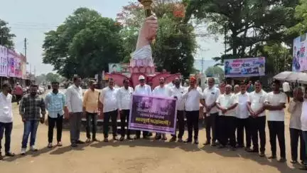 भुदरगड: पहेलगाम येथील दहशतवादी हल्ल्याच्या निषेधार्थ भुदरगड मध्ये इंडिया आघाडीची निदर्शने.