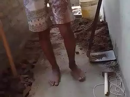 arari araria Bihar ke dwara yah Leti gaon Mein Sarkari ke offer se ghar ban raha hai use Ghar Mein ek karod 2500000 Diya