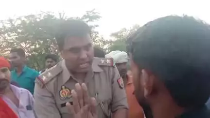 दलित की हत्या ,बहरिया थाना अंतर्गत महिला की घर में ही हत्या 5 वर्ष के बच्चे ने सब देखा #nainewstv