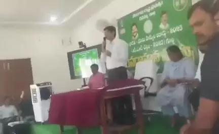 దోమకొండ: దోమకొండ లోని రైతు వేదికలో భూభారతి చట్టం పై రైతులకు అవగాహన కల్పించిన జిల్లా కలెక్టర్ ఆశిష్ సంగ్వాన్