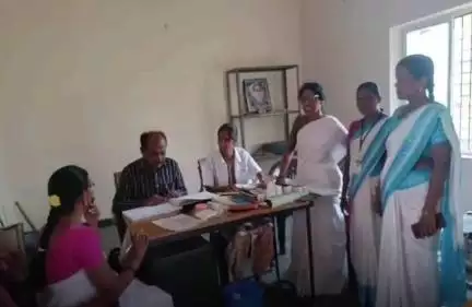 దోమకొండ: చింతమాను పల్లి గ్రామంలోని రొటీన్ ఇమ్యునైజేషన్ ప్రక్రియను పరిశీలించిన కమ్యూనిటీ హెల్త్ ఆఫీసర్ వైవి రావు