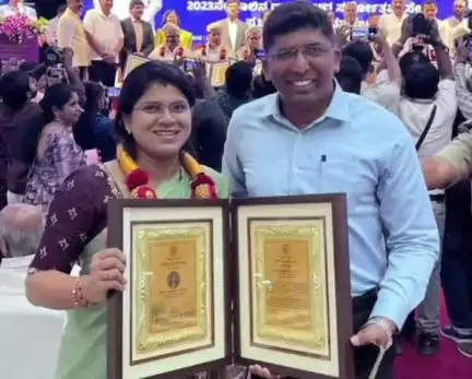 ಹೊನ್ನಾವರ: ರಾಜ್ಯ ಮಟ್ಟದ ಸೇವಾ ಸರ್ವೋತ್ತಮ ಪ್ರಶಸ್ತಿಗೆ ಭಾಜನರಾದ ಕರ್ಕಿಯ ಸೋನಿಯಾ ವೆರ್ಣೇಕರ್