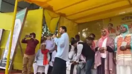 নাওবৈচা: নাওবৈছাৰ পাভত পঞ্চায়ত নিৰ্বাচনৰ প্ৰচাৰ চলালে বিধায়ক অখিল গগৈয়ে অংশগ্ৰহণ কৰে নিৰ্বাচনী সভাত
