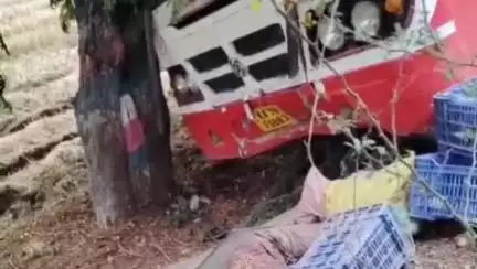 జుక్కల్: బైక్ ను ఢీకొట్టిన ఆర్టీసీ బస్సు, ద్విచక్ర వాహన దారుడు మృతి