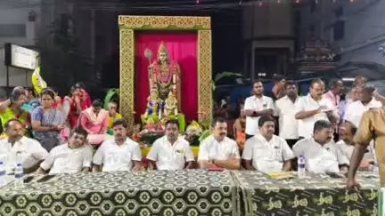 திருப்பூர் வடக்கு: அனுப்பர்பாளையம் அருகே அழகுவள்ளி கும்மி குழு 30வது அரங்கேற்ற நிகழ்வை மேயர் துவக்கி வைத்தார்