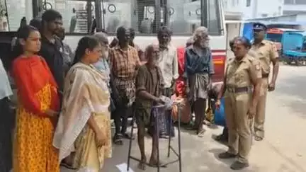 திருப்பூர் வடக்கு: புதிய பேருந்து நிலையத்தில் ஆதரவற்ற நிலையில் இருந்த மாற்றுத்திறனாளிகள் மீட்கப்பட்டு மாநகராட்சி தங்கும் விடுதியில் சேர்க்கப்பட்டனர்