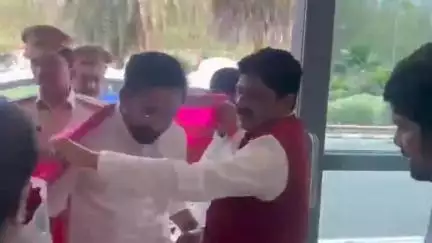 మచిలీపట్నం: కేంద్ర మంత్రి కిషన్ రెడ్డికి స్తానిక గన్నవరం విమానాశ్రయంలో ఘన స్వాగతం పలికిన బీజేపీ నేతలు