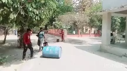 रायबरेली: बचत भवन में राहुल गांधी के एकदिवसीय दौरे को लेकर सड़क मरम्मत का कार्य शुरू, लोक निर्माण विभाग करवा रहा है