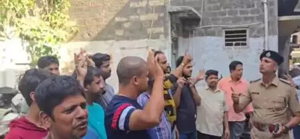 પાટણ વેરાવળ: જિલ્લા રહેતા બાંગ્લાદેશી નાગરિકો વિરુદ્ધ પોલીસે કાર્યવાહી કરીને 162 વેસ્ટ બંગાળના લોકોના દસ્તાવેજો ચકાસ્યા