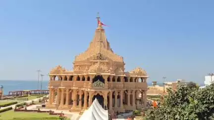 પાટણ વેરાવળ: ચૈત્ર માસની માસિક શિવરાત્રી શ્રી સોમનાથ મંદિર ખાતે ભક્તિમય ઉજવણી