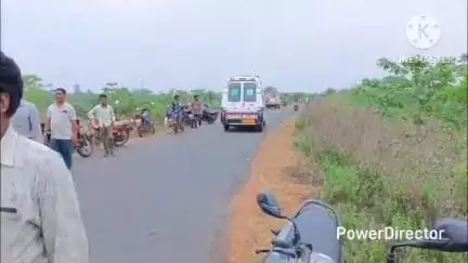 ବିଶୋଇ: ମହାନ୍ତିପଡ଼ାଶିଆ ଗ୍ରାମ ନିକଟସ୍ଥ କେନାଲ ରାସ୍ତା ରେ ମର୍ମନ୍ତୁଦ ବାଇକ୍ ଦୁର୍ଘଟଣା ।ଜଣେ ମୃତ ଜଣେ ଗୁରୁତର ଆହତ