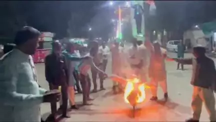 पिपलोदा: पिपलोदा में किसान कांग्रेस ने आतंकवाद का पुतला फूंका, नाका नंबर 1 पर जमकर नारेबाजी की