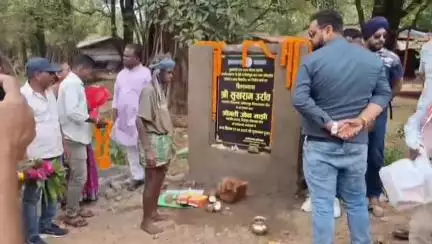 बंदगांव: तिलडीह में विधायक सुखराम उरांव ने सड़क निर्माण का किया शिलान्यास