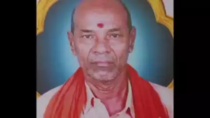 கே.வி.குப்பம்: செஞ்சி கிராமத்தில் 17 ஆண்டுகளுக்கு முன்பு தனக்குத்தானே சமாதி கட்டிய செஞ்சி சாமியார் உடல் நல்லடக்கம் செய்யப்பட்டது