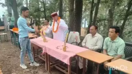 भनोली: जीआईसी बसंतपुर में शौचालय नहीं होने पर विधायक महरा ने जताई नाराज़गी, विकास कार्यों के लिए विधायक निधि से दिए ₹5 लाख