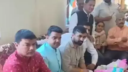 चिन्यालीसौड़: पालिका चिन्यालीसौड के वार्ड नंबर 01 में भाजपा कार्यकर्ताओं ने सुना प्रधानमंत्री का 'मन की बात' कार्यक्रम