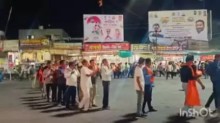 मंगरूळपीर: पहलगाम येथे झालेल्या दहशतवादी हल्ल्याच्या निषेधार्थ मंगरूळपीर येथे सुभाष चौक ते शिवाजी महाराज चौक मार्गे केंडल मार्च