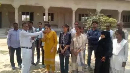 मधुबन: तहसील क्षेत्र के मुरारपुर स्थित बाबा सरयू दास इण्टर कालेज की छात्रा गुंजन यादव ने जनपद का नाम किया रोशन