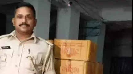 परसौनी: परसौनी थाना पुलिस ने 24 लीटर बीयर और 135 लीटर नेपाली शराब के साथ दो तस्करों को गिरफ्तार किया