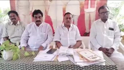 మచిలీపట్నం: అవనిగడ్డలోని ఎమ్మెల్యే బుద్ధప్రసాద్ ఆధ్వర్యంలో ప్రధాని మోడీ అమరావతి పర్యటన, సభ విజయవంతానికి సన్నాహక సమావేశం నిర్వహణ