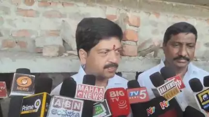 మచిలీపట్నం: గిలకలదిండి ఫిషింగ్ హార్బర్ నిర్మాణంలో భాగంగా సీ.మౌత్ డిజైన్ చెన్నై ఐఐటీ నుంచి 45 రోజుల్లో రానుంది, రాష్ట్ర మంత్రి కొల్లు