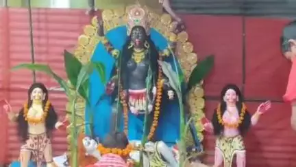 পশ্চিম নলবাৰী: নলবাৰী সন্ধেলীত দ্বিতীয় বাৰ্ষিক কালী পূজা,যথেষ্ট ভক্তৰ ভিৰ