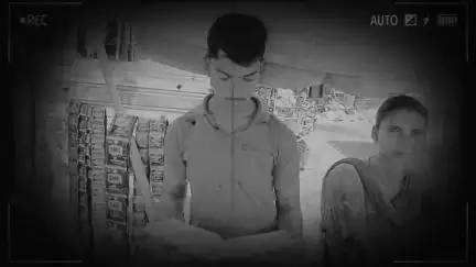 फल बेचकर बेटे को पढ़ा रही माँ,आतंकवादियों को मार गिराने का जज्बा रखता है बेटा!! #upnews #kanpur