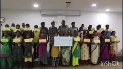 बीजापुर: बीजापुर में 28.50 लाख रुपये के ईनाम के 14 माओवादियों सहित कुल 24 माओवादियों ने पुलिस के समक्ष किया आत्मसमर्पण