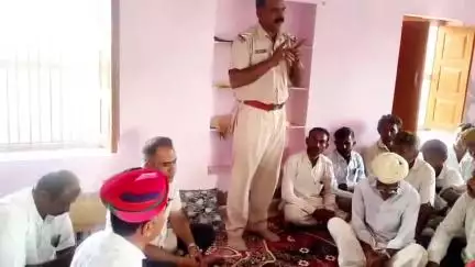गिड़ा: पुलिस थाना अधिकारी ने गिड़ा में आयोजित सामाजिक कार्यक्रम में नशा मुक्ति का दिया संदेश
