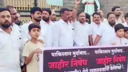 खानापूर विटा: पहेलगाम येथे भारतीय पर्यटकांवर झालेले हल्ल्याच्या व पाकिस्तानचा  विटेकरांनी केला निषेध