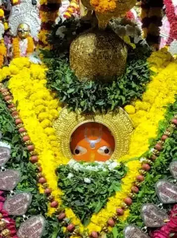 🌺🌻🌻
*#श्री_हनुमान_जी_महाराज जी की प्रातः कालीन शुभ मंगला श्रृंगार आरती दर्शन*🌺 _*#श्री_हनुमानगढ़ी_अयोध्याधामजी।।*_ 🌺🌻 दिनांक~ 29-04-25 मंगलवार 🌻🌺 श्री हनुमान जी महाराज आपके सकल मनोरथ सिद्ध करें।।🌺🌻
     🌺जय बजरंगबली।🌺