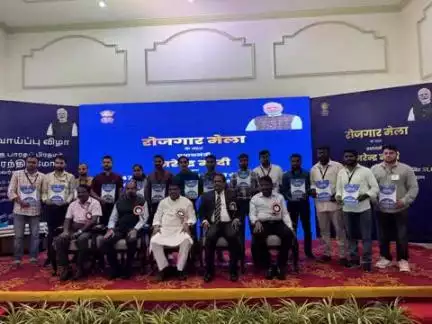 A total of 97 newly recruited candidates ceremoniously were handed over their appointment letters on 26.04.2025 during the Rozgarmela organised by Trichy Customs