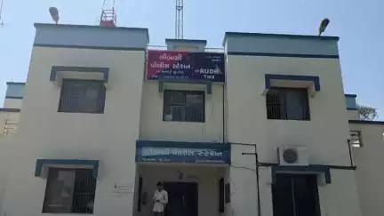 માતર: શેર બજારમાં વધુ નફો કમાવવાની લાલચમાં લીંબાસીના યુવકે 1.37 લાખ ગુમાવ્યા.