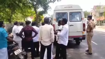 திருவிடைமருதூர்: மூன்று பேரை காரில் கடத்திய ஒன்பது பேர் கைது காவல் ஆய்வாளர் அலுவலகத்தில் விசாரணை