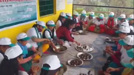 डीडीहाट: एसबीआई आरसेटी की ओर से डीडीहाट के नारायण नगर में 12 दिवसीय धूप अगरबत्ती प्रशिक्षण कार्यशाला जारी