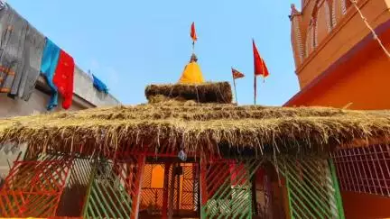 कटकमदाग: हाथामेढी शिव मंदिर की 25वीं वर्षगांठ पर महायज्ञ और मद्भागवत कथा का कलश यात्रा से हुआ शुभारंभ