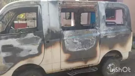 मानगाव: अज्ञाताने रात्रीच्या अंधारात रिक्षा आणि मॅक्झीमो मीनी व्हॅनला लावली आग
उतेखोल वाडीतील घटना