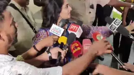 ஆலந்தூர்: கணவருக்கு விருது - விமான நிலையத்தில் ஷாலினி அஜித் பரபரப்பு பேட்டி