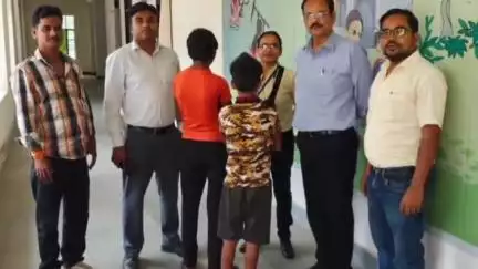 मुरलीगंज: श्रम विभाग की टीम ने मुरलीगंज के एक होटल से दो बाल श्रमिकों को मुक्त कराया