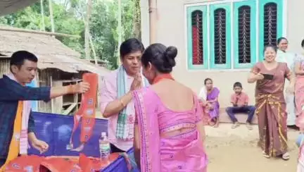 নাহৰকটীয়া: নাহৰকটীয়াৰ ইকৰাকটা দিঘলীয়া গাঁ‌ওত নিৰ্বাচনী প্ৰচাৰ সভাত অংশগ্ৰহণ কৰে বিধায়ক তৰংগ গগৈয়ে