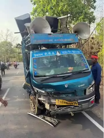 मैनपुर: टोनही नाला के पास पिकअप और कार में हुई भिड़ंत, कार सवार एक व्यक्ति की मौत, 9 लोग घायल