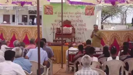 માતર: રઘવણાજ ખાતે પરશુરામ જયંતિ નિમિત્તે શંકરાચાર્ય ઉત્તર બુનિયાદી વિદ્યાલયનુ ખાતમુહૂર્ત કરાયું, ધારાસભ્ય રહ્યા હાજર