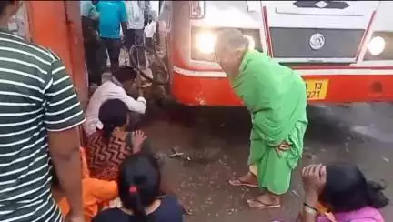 ಕೃಷ್ಣರಾಜನಗರ: ಹಂಪಾಪುರದಲ್ಲಿ ಓವರ್ ಟೆಕ್ ಮಾಡುವ ಬರದಲ್ಲಿ ಸೈಕಲ್ ಸವಾರನಿಗೆ ಕೆಎಸ್‌ಆರ್‌ಟಿಸಿ ಬಸ್ ಡಿಕ್ಕಿ, ಸವಾರ ಸಾವು