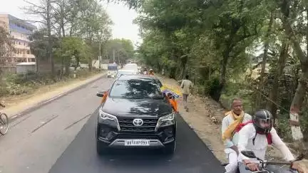 #बिहार_में_भी_केजरीवाल #जनसंपर्क_यात्रा के आरंभ केंद्र सत्याग्रह की पवित्र भूमि गढ़पुरा, बेगूसराय के लिए आम आदमी पार्टी के जत्थे निकल चुके हैं।