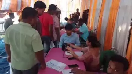 শহিদ মাতঙ্গিনী: ডিমারি উৎসব উপলক্ষে স্বেচ্ছায় রক্তদান শিবির শহীদ মাতঙ্গিনী ব্লকে ডিমারিতে