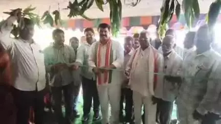 తల్లాడ: పినపాక : ఆహార భద్రత కార్డు లబ్ధిదారులకు సన్న బియ్యం పంపిణీ కార్యక్రమాన్ని ప్రారంభించిన పినపాక ఎమ్మెల్యే పాయం