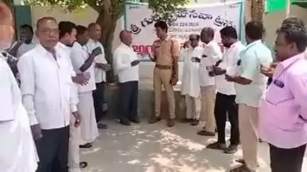 మూసాపేట: మూసాపేట మండల కేంద్రంలో అంబలి కేంద్రాన్ని ప్రారంభించిన ఎస్సై వేణు